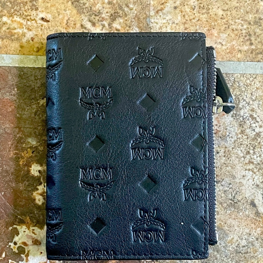 MCM Men black aren bifold MONOGRAM wallet